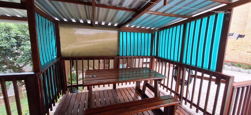 To Let 2 Bedroom Property for Rent in Fraaiuitsig Western Cape